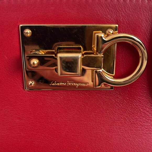 Salvatore Ferragamo Red Leather Studio Bag - Picture 2 of 13